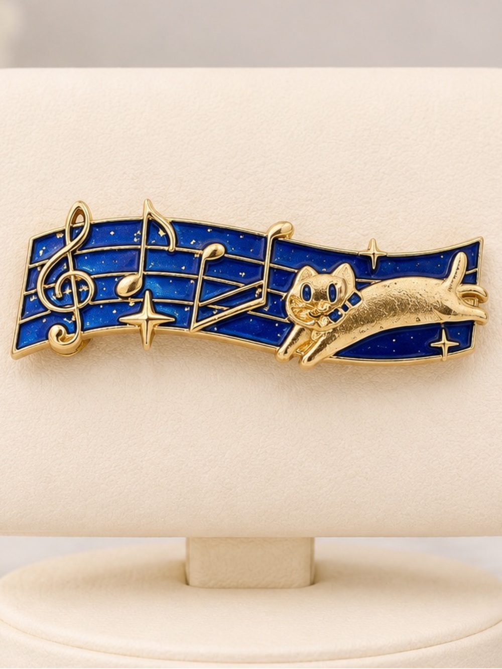Musical Cat brooch